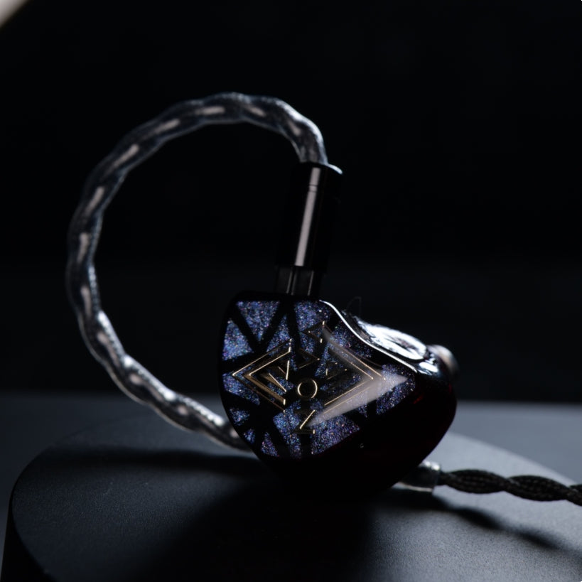 Admire Acoustic NOVA Hybrid 13 Drivers In-Ear Monitor